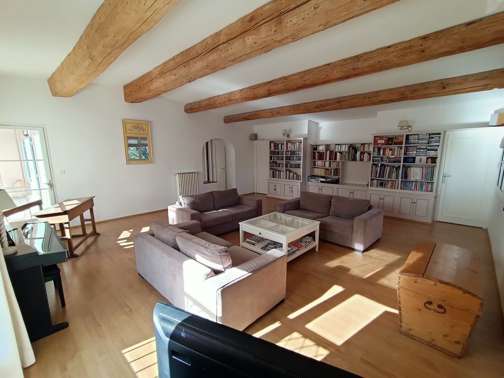 A Nîmes (Gard), vendons maison climatisée de 205 m²