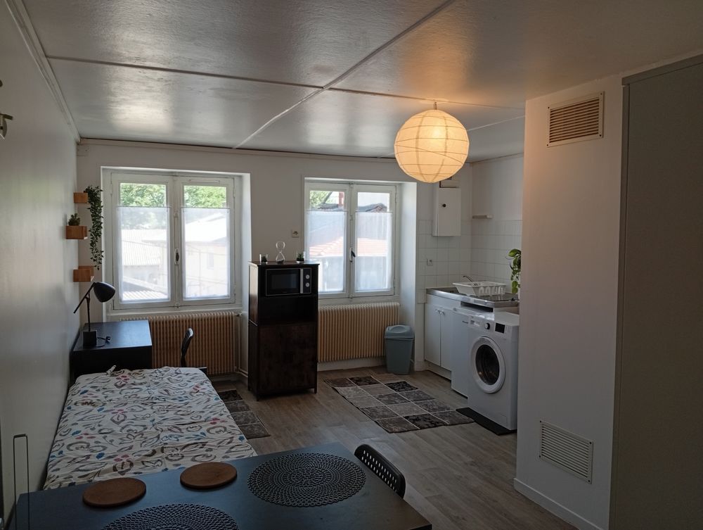 Joli studio étudiant (chauffage, eau, électricité compris)