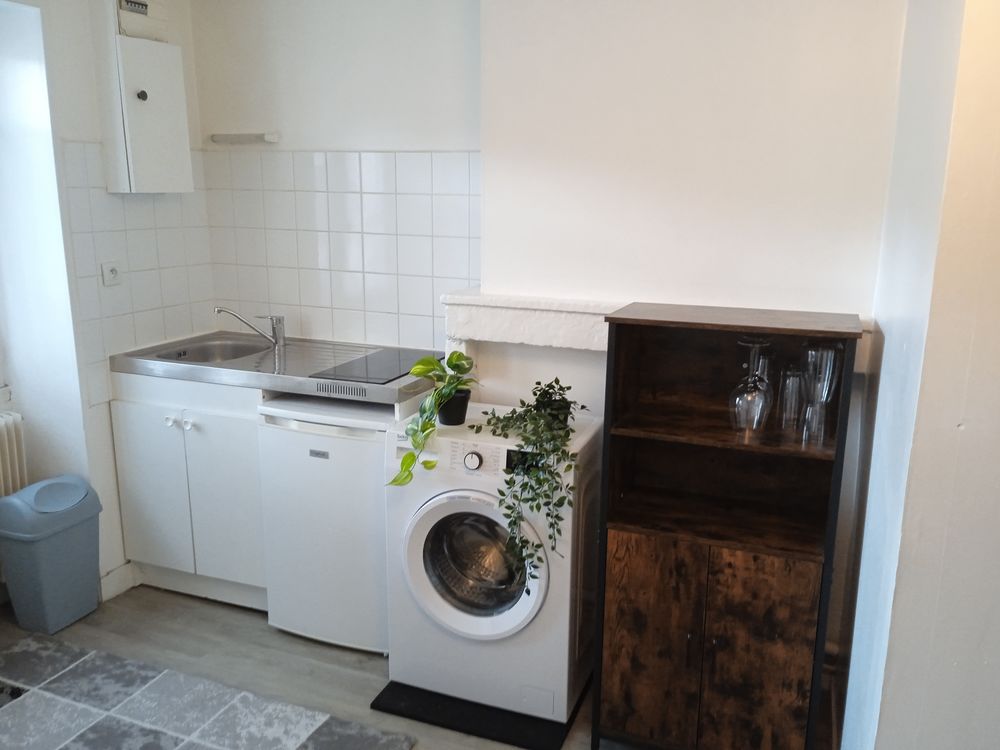 Joli studio étudiant (chauffage, eau, électricité compris)