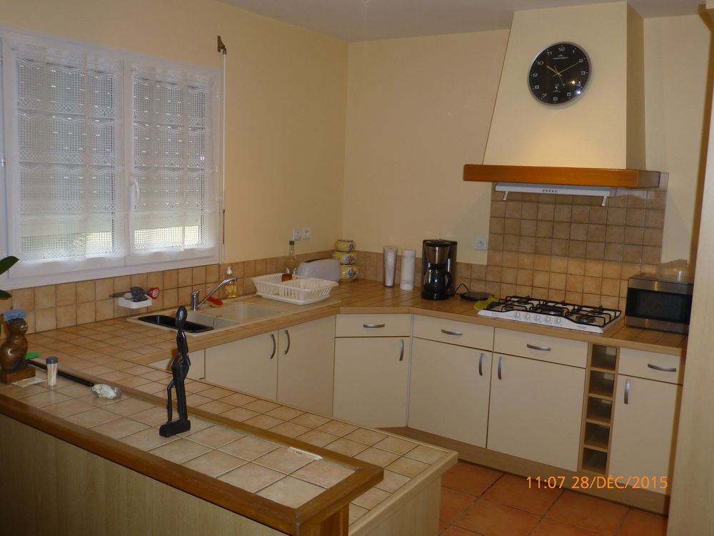 Batiment métallique 2002 isolé avec appartement
