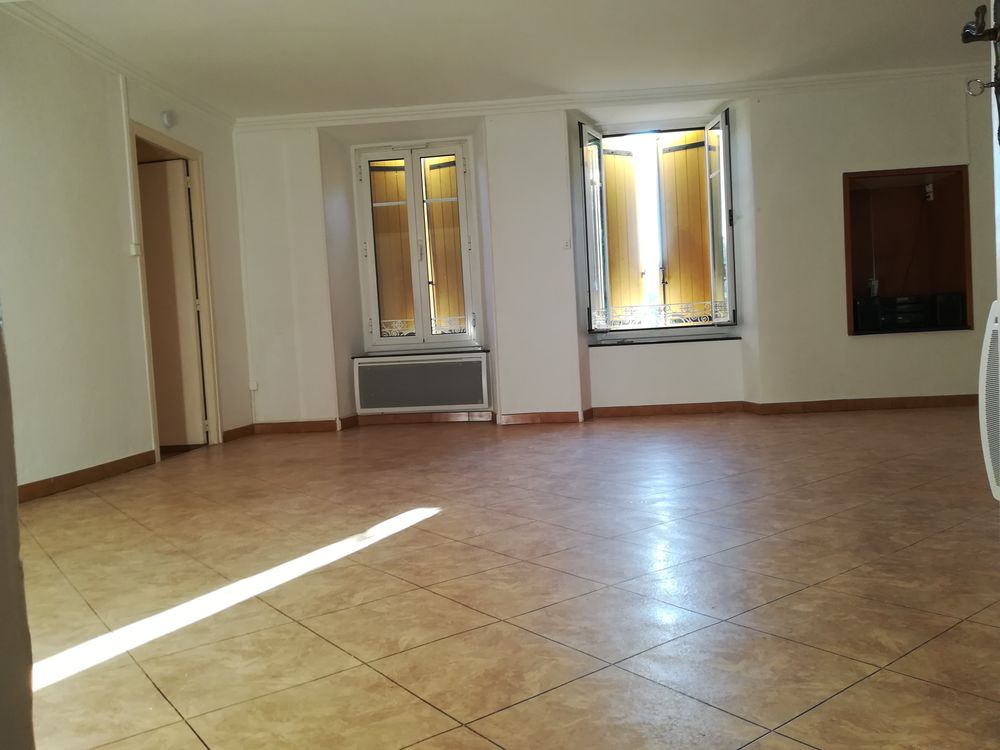 Appartement 2 chambres dans petite résidence.