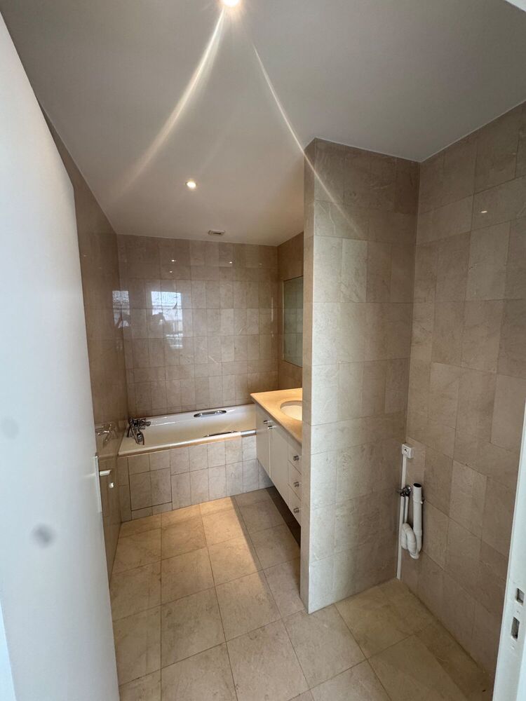 Grand Studio 34 m² ? Standing ? Parking ? Cave
