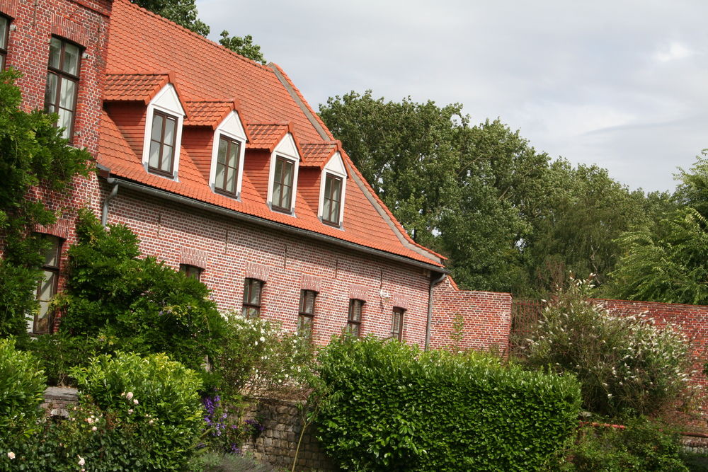 Maison 280m2, 4 chambres, au calme avec 2 garages et jardin