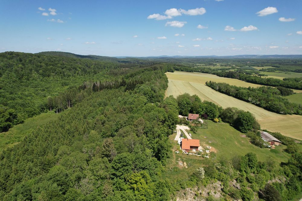 à€ VENDRE €" DOMAINE TOURISTIQUE à€ FORT POTENTIEL DANS LE DOUBS
