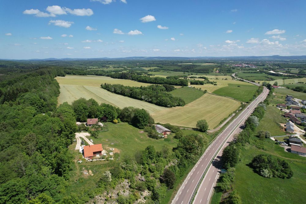 à€ VENDRE €" DOMAINE TOURISTIQUE à€ FORT POTENTIEL DANS LE DOUBS
