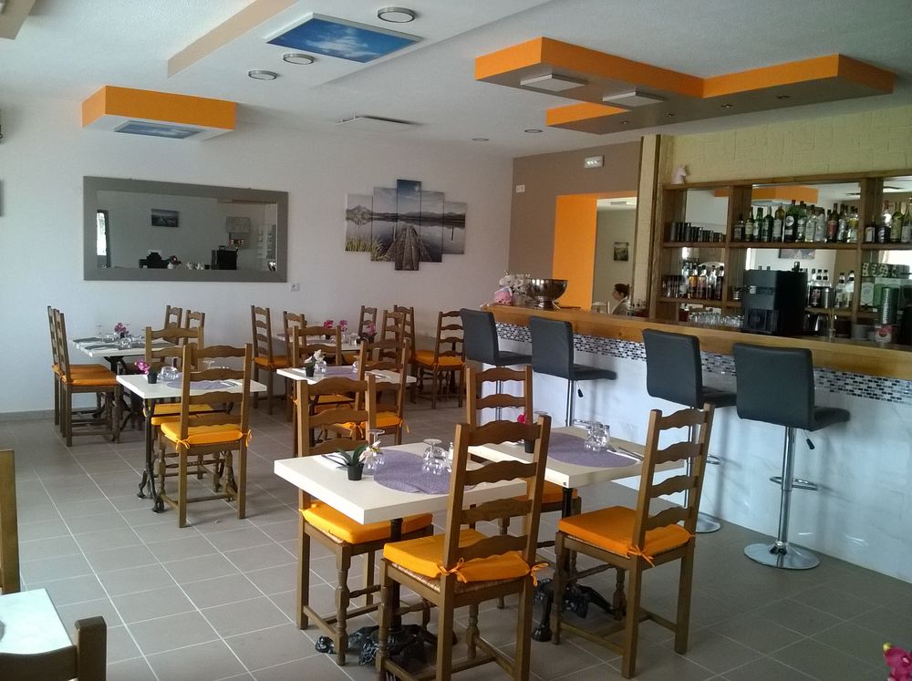 FOND DE COMMERCE HOTEL-RESTAURANT