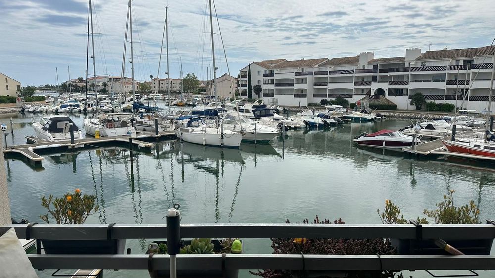 T2 rénové avec terrasse ? Vue marina ? Parking & piscine