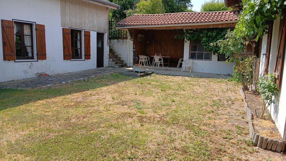 Maison familiale avec grand terrain