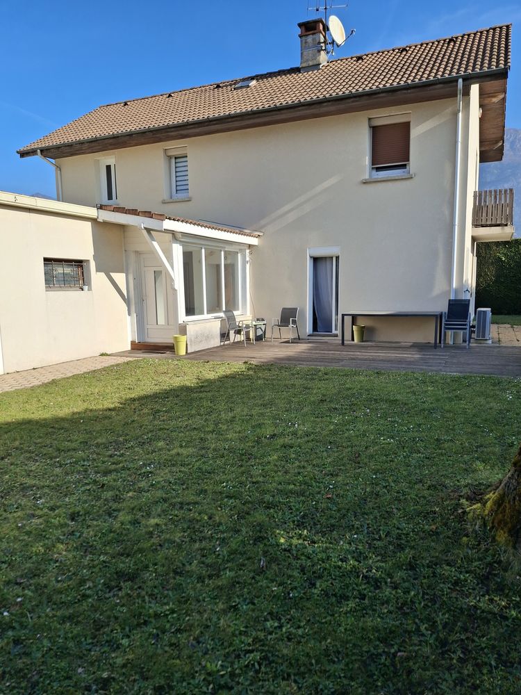 maison avec locaux de stockages