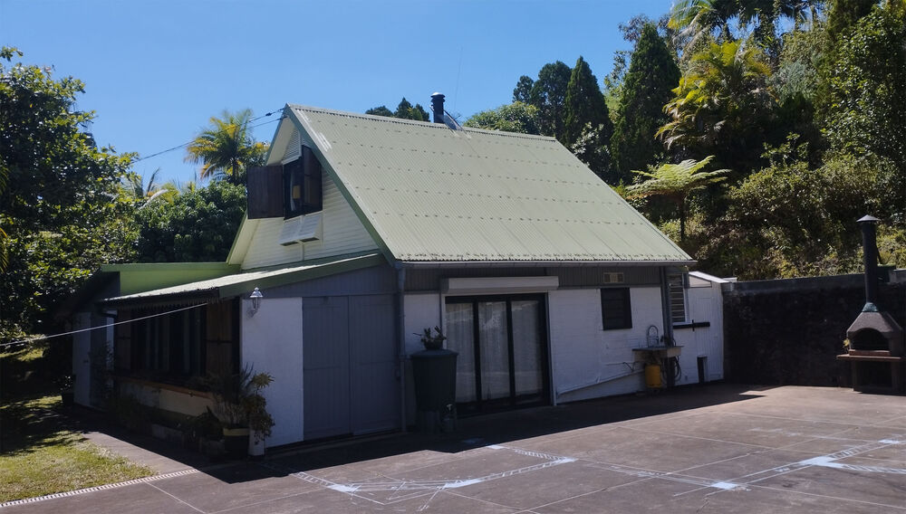VILLA Bourbon bois 350000€, refaite et très astucieuse T 4/5