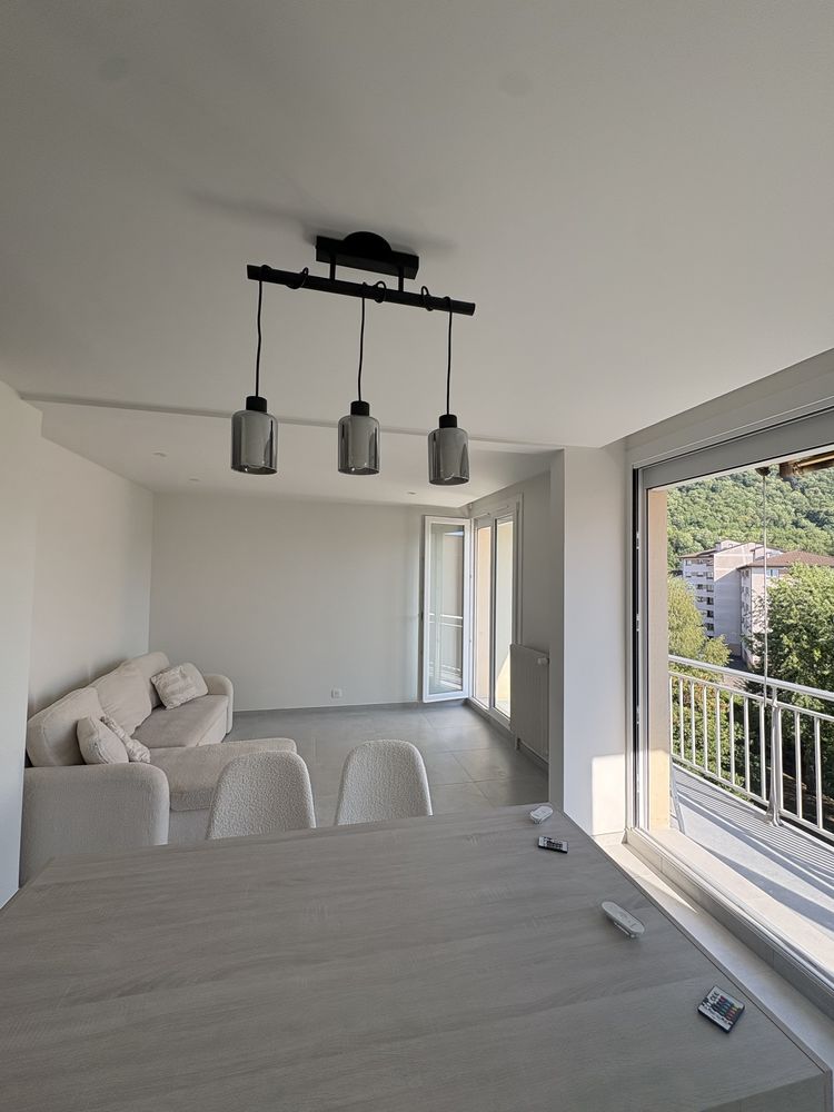 T4 MEUBLÉ ENTIÈREMENT RÉNOVÉ ? 3 CHAMBRES ? VUE MONTAGNES ?