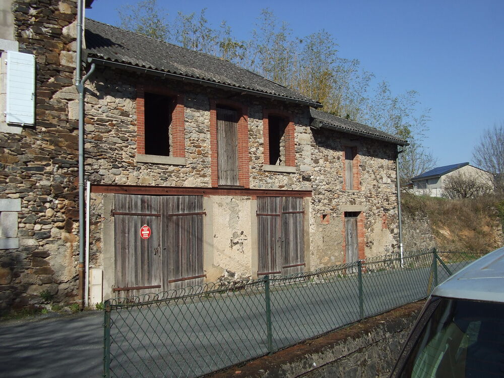 OPPORTUNITE Maison ancienne en bon état général: BRASSAC 81
