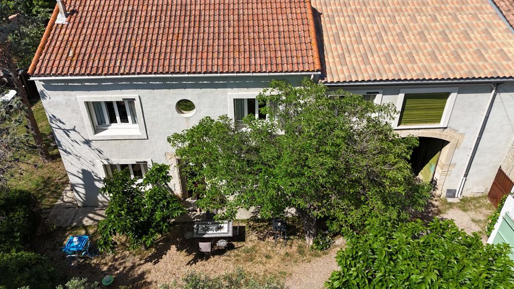 Maison vigneronne 170 m², remise 180 m² terrain 980m²