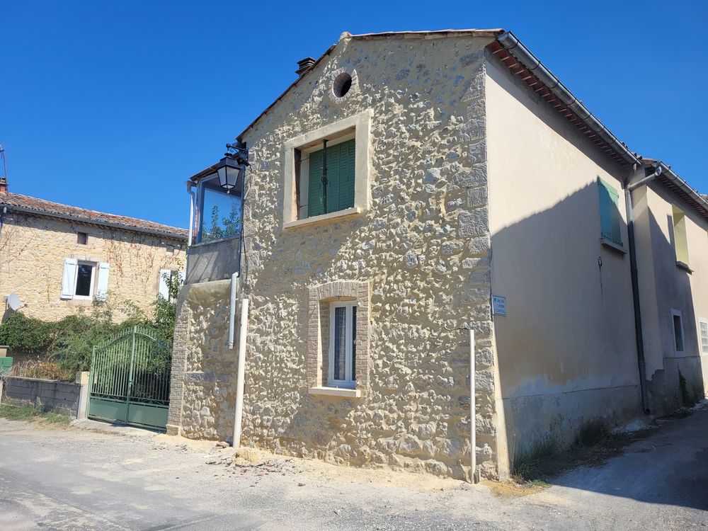 Maison,2 appart sur terrain, de 821m² clos et arboré.