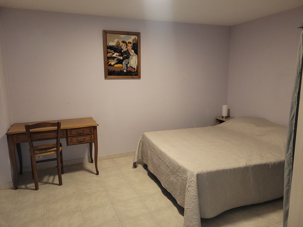 Maison,2 appart sur terrain, de 821m² clos et arboré.