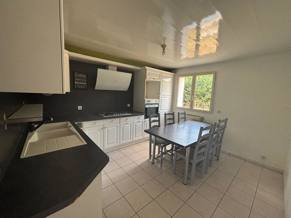 Maison familiale 5 pièces avec jardin arboré