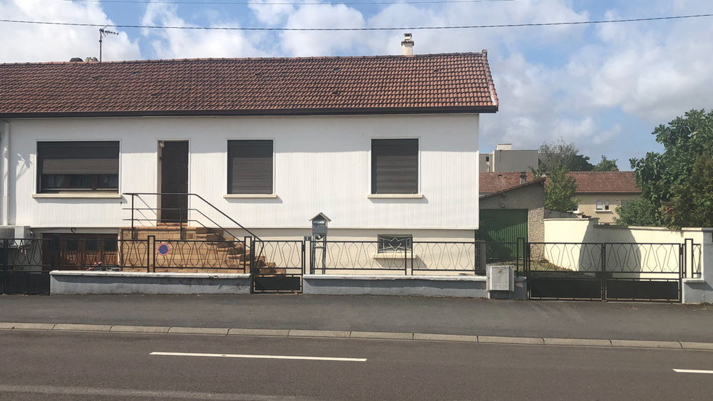 MAISON F5 sur S/SOL demi enterré. Surface Habitable: 87 m2