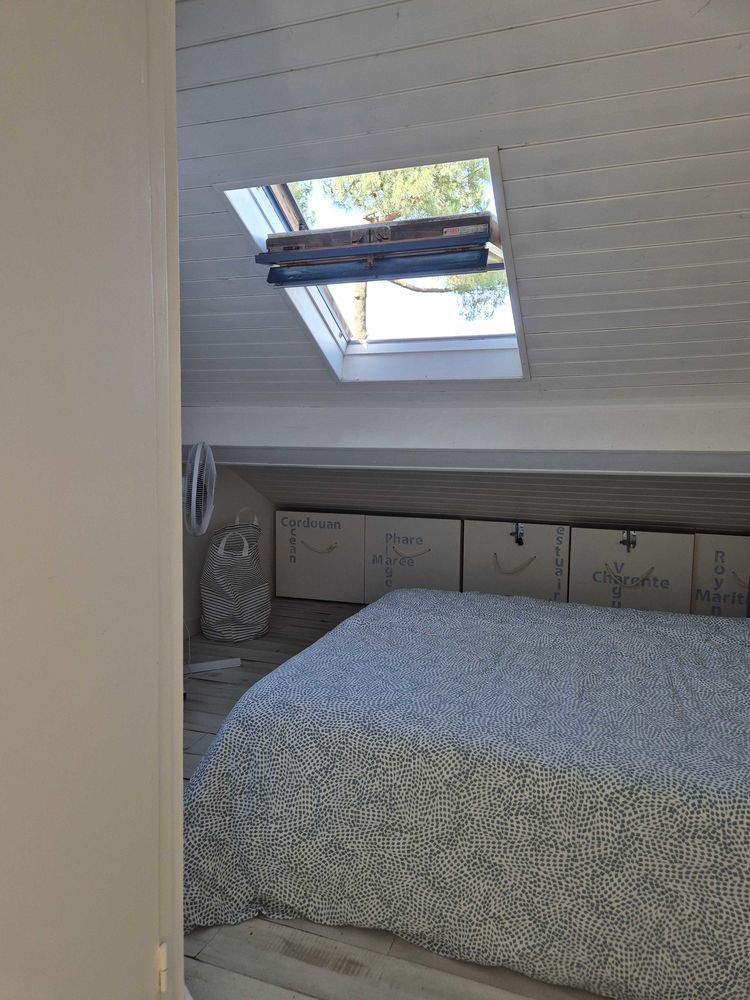 Studio meublé terrasse et parking pour 9 mois