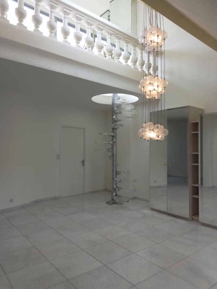 Titre : Unique en Viager Libre 5 pièces, 133 m² BESANCON