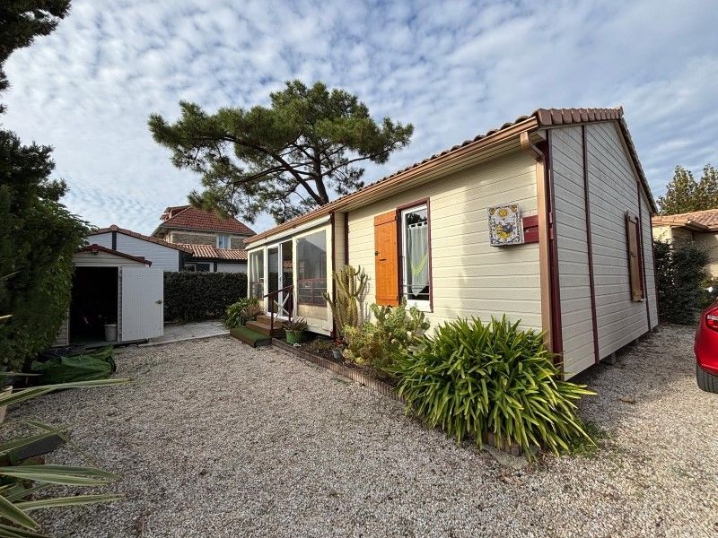 CHALET RESIDENTIEL EN BORD DE MER OUVERT A L'ANNEE
