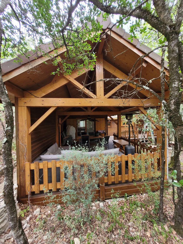 Très Beau CHALET 22 000 E Voir les Conditions Particulières