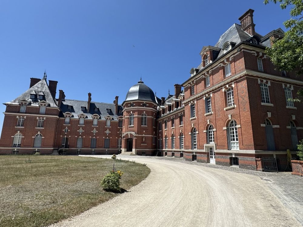 Grand studio dans un château classé monument historique