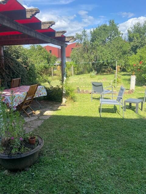 ISSOIRE 63 MAISON meublée 4-5 pièces avec jardin