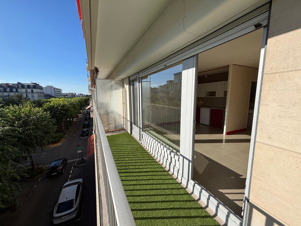 STUDIO 28m² idéal étudiant proche lycée Clémenceau Sciences