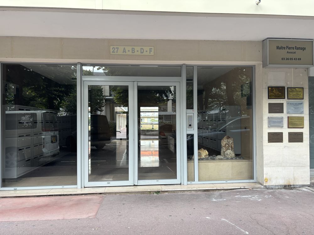 STUDIO 28m² idéal étudiant proche lycée Clémenceau Sciences