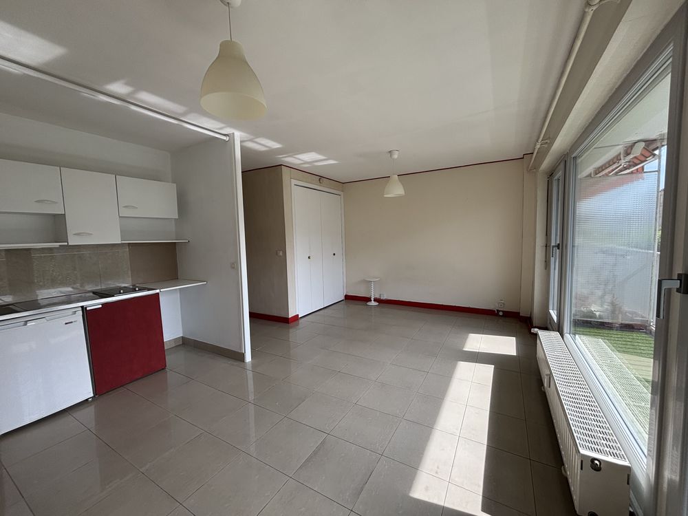 STUDIO 28m² idéal étudiant proche lycée Clémenceau Sciences
