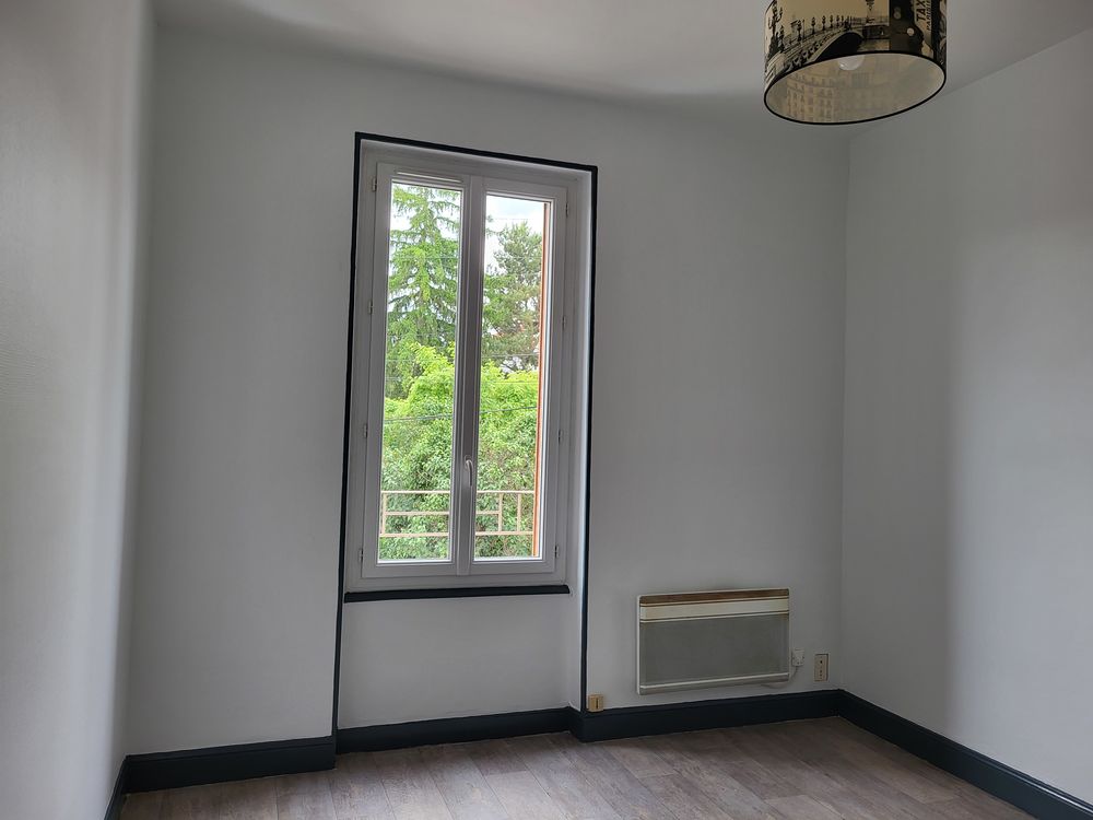 Particulier beau F1 quartier BUGHES Clt-Fd 380€