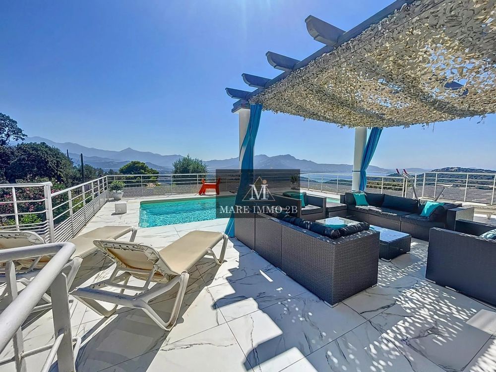 Lumio ? Superbe villa T5 de 185 m² sur 3 000 m² de terrain.