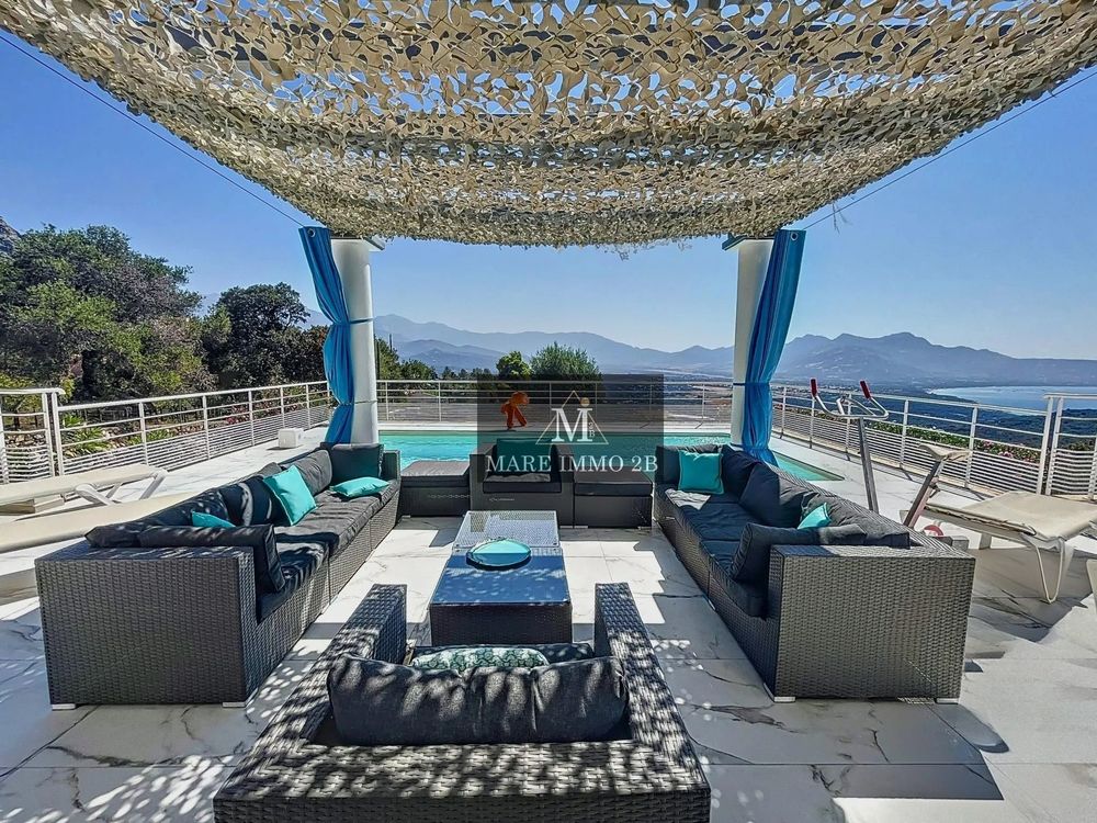 Lumio ? Superbe villa T5 de 185 m² sur 3 000 m² de terrain.