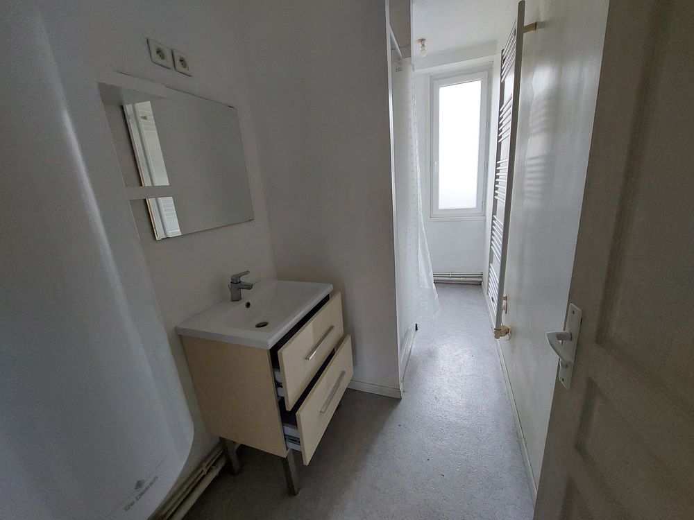 F2 en duplex Lille St Maurice prox metro