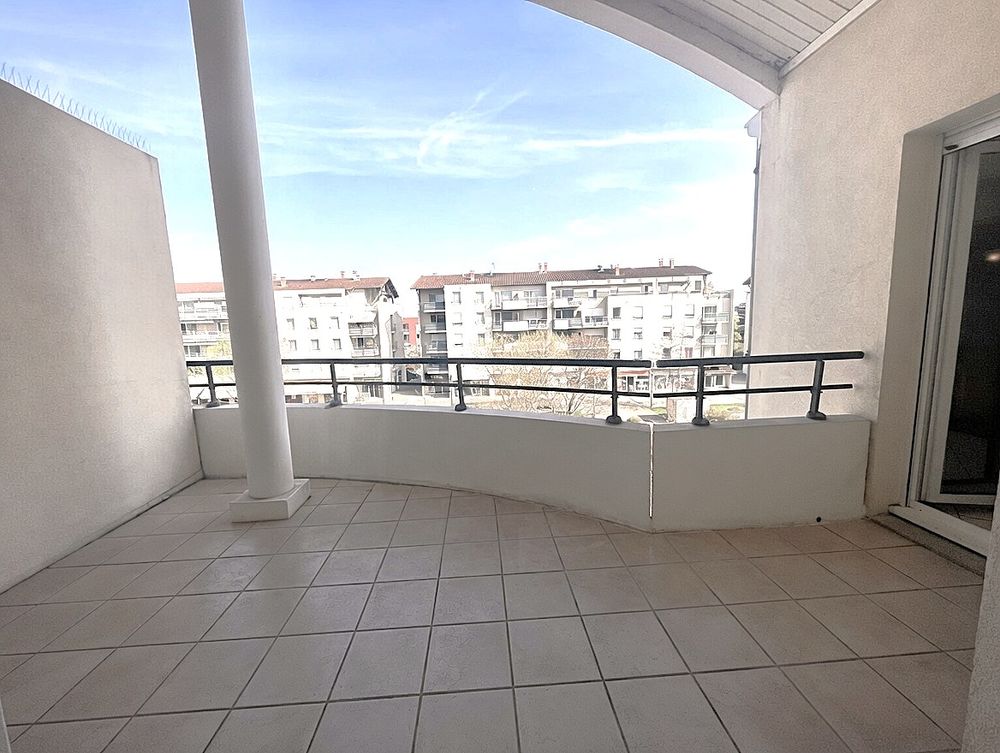Appartement T3 de 104 m² climatisé avec balcon