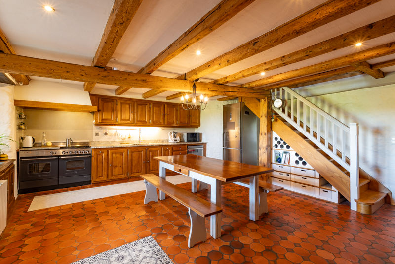 Maison de village, 271m2, avec jardin