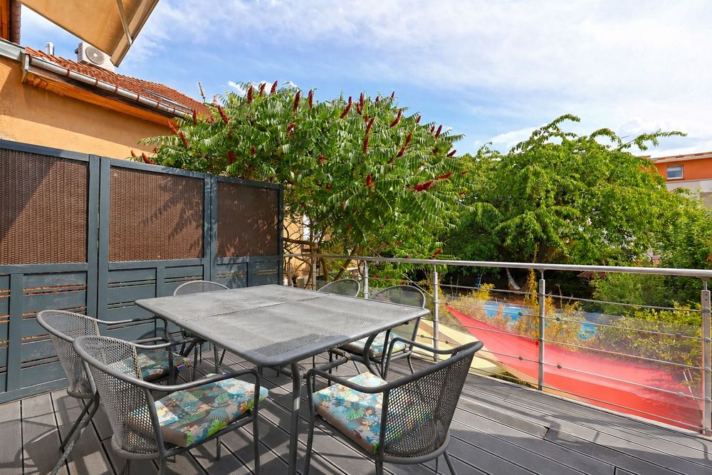 ESSEY-LÈS-NANCY - APPT 183 M² - JARDIN - 5 CH - 2 GARAGES