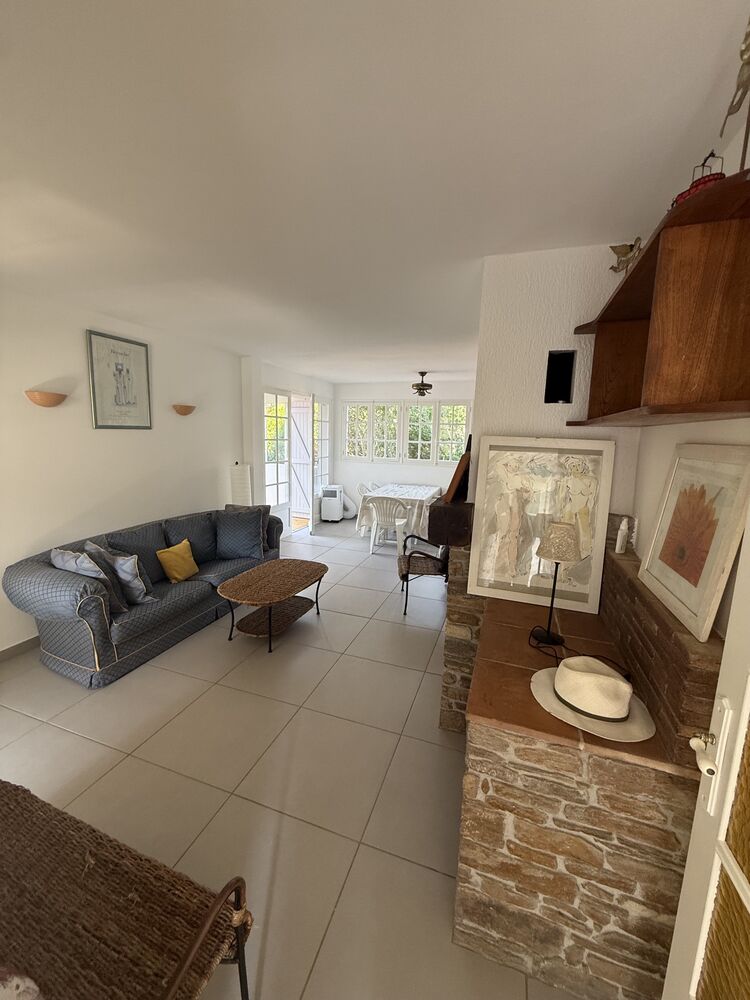 maison situee dans la magnifique ile du Levant