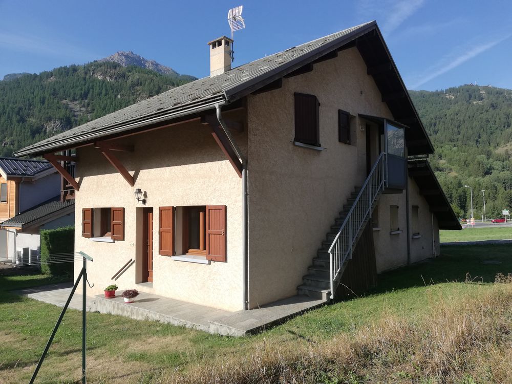 MAISON COMPOSÉE DE DEUX APPARTEMENTS