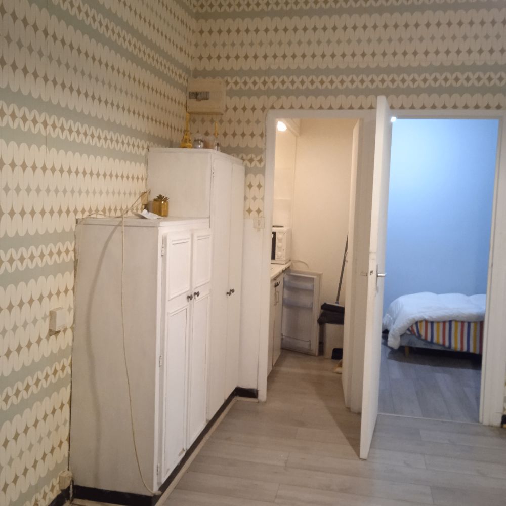 studio meublé avec petite chambre de 7m2 séparée avec pender
