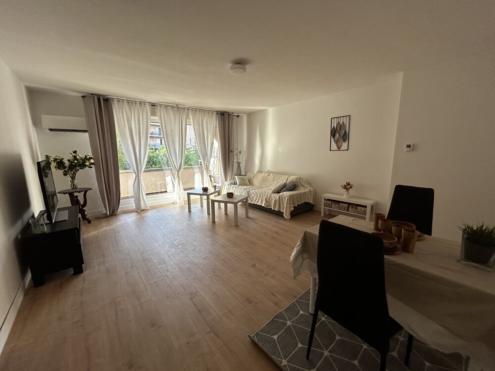 LES ANGLES - Grand T2 rénové de 56,96 m² destination mixte