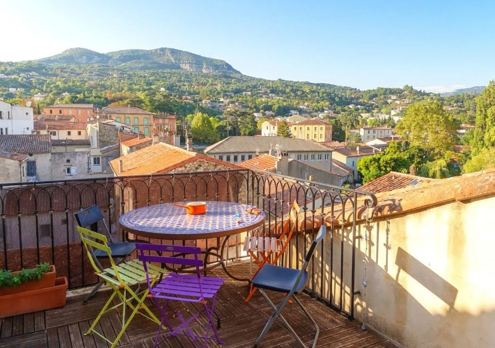 appartement-loft à Lodève 93m² avec terrasse de 15m²