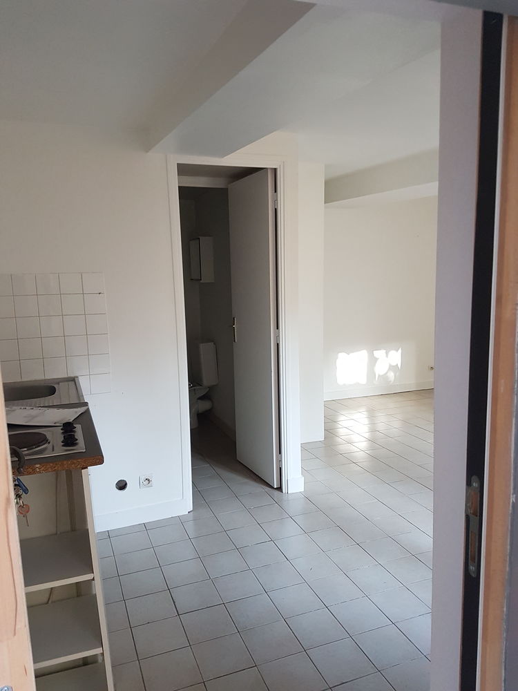 Studio rez de chaussé sur cour privée