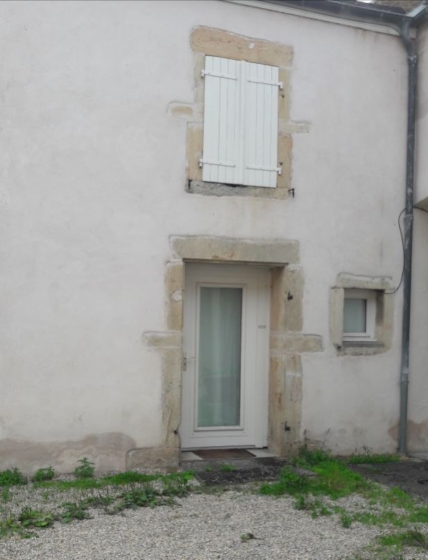 A deux pas du centre ville à Beaune T1 Meublé