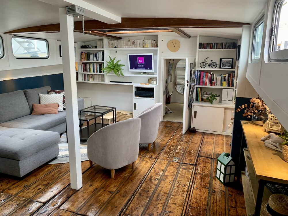 Péniche 80m², 4 pièces, terrasse ensoleillée et parking