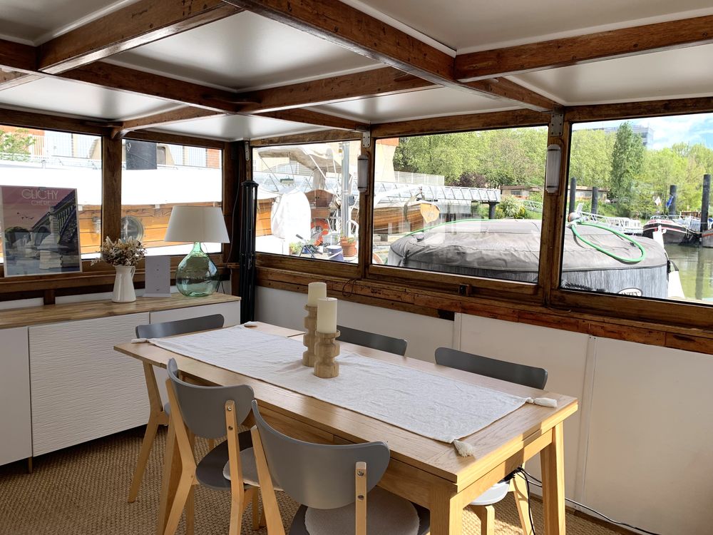 Péniche 80m², 4 pièces, terrasse ensoleillée et parking