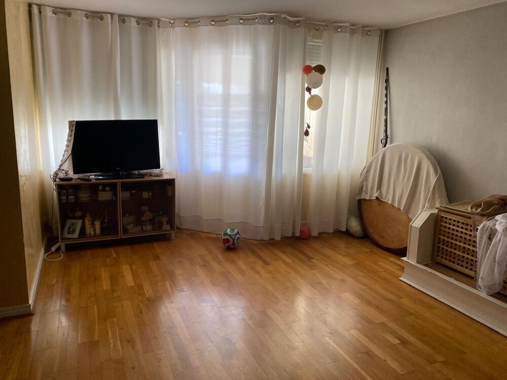 VAULX-EN-VELIN CENTRE ? F4 94 m² ? SALON/SÉJOUR + 3 CHAMBRES