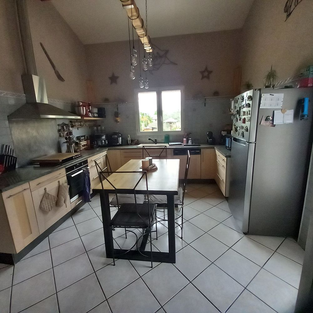 villa 136 m2 et 84 m2 de dependance
