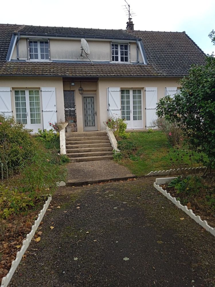 Maison familiale à la campagne entre Limoges et Eymoutiers