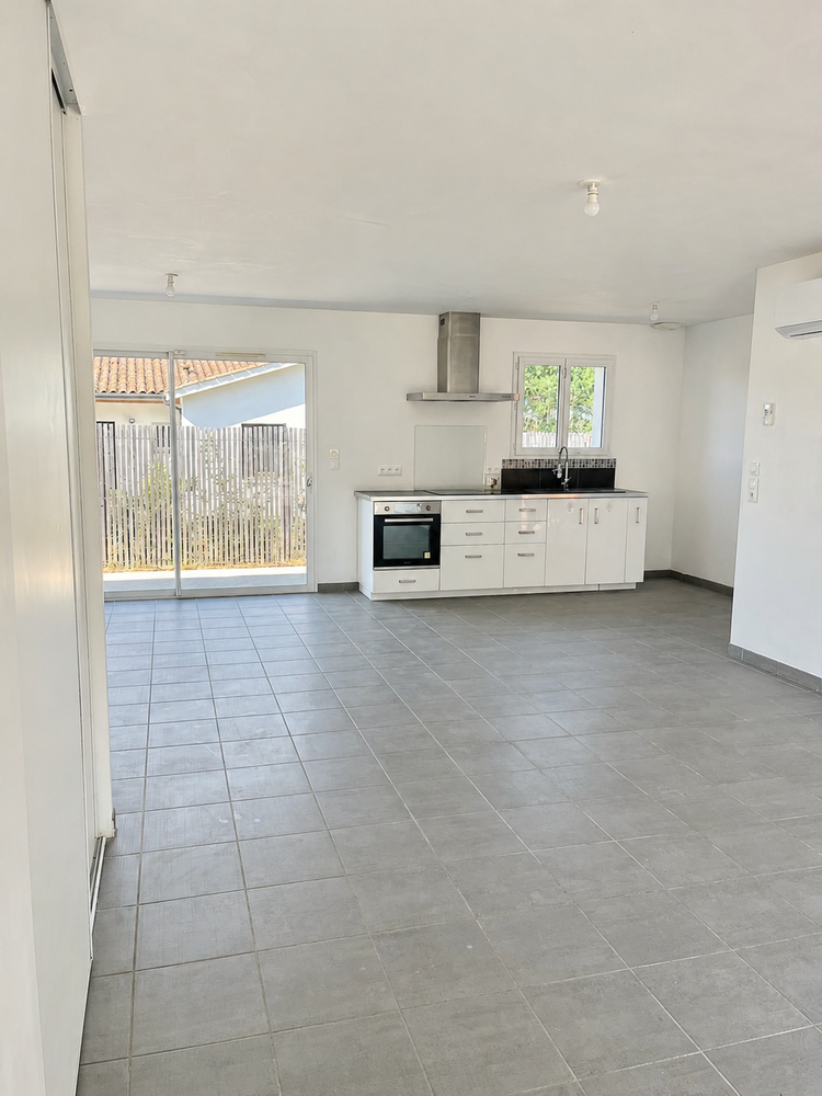 Maison plain-pied 3 chambres - 93m2 + garage- terrain 680m2